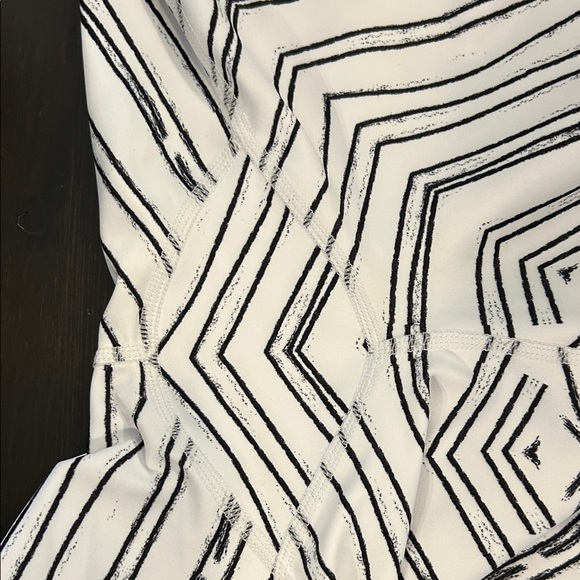 BuffBunny White Leggings with Black Geometric Stripe - Picture 5 of 5